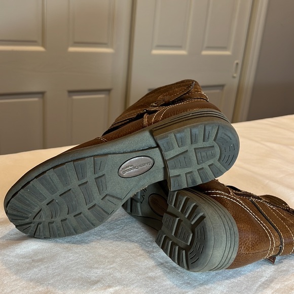 Earth Origins brown leather boot with strap and buckle detail - Picture 5 of 8